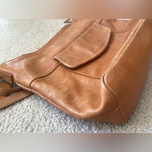 Burkely tan coloured genuine leather shoulder crossbody bag - Picture 5 of 16